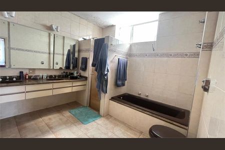 Apartamento à venda com 277m², 3 quartos e 4 vagas
