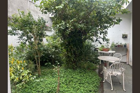 Casa à venda com 238m², 3 quartos e 2 vagas