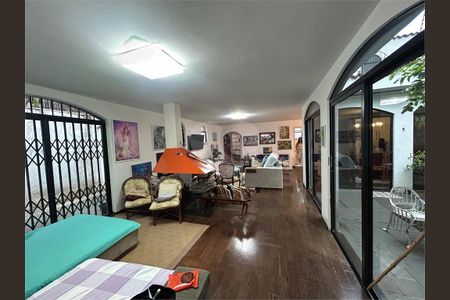 Casa à venda com 238m², 3 quartos e 2 vagas