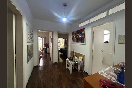 Casa à venda com 238m², 3 quartos e 2 vagas