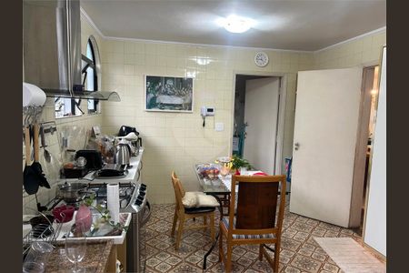 Casa à venda com 238m², 3 quartos e 2 vagas