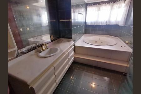 Apartamento à venda com 220m², 4 quartos e 3 vagas