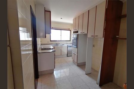 Apartamento à venda com 220m², 4 quartos e 3 vagas