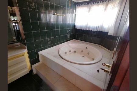 Apartamento à venda com 220m², 4 quartos e 3 vagas