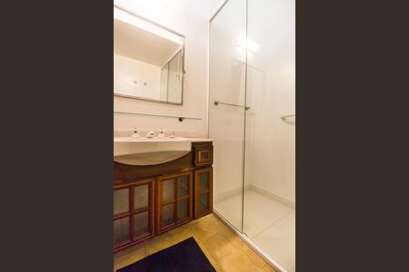 Casa à venda com 480m², 4 quartos e 4 vagasBanheiro da Suíte 4