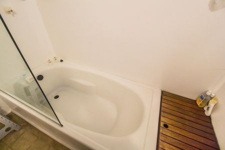 Casa à venda com 480m², 4 quartos e 4 vagasBanheiro da Suíte 2