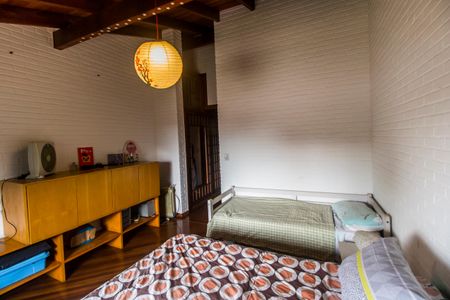 Casa à venda com 480m², 4 quartos e 4 vagasSuíte 2