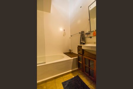 Casa à venda com 480m², 4 quartos e 4 vagasBanheiro da Suíte 2