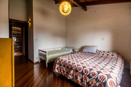 Casa à venda com 480m², 4 quartos e 4 vagasSuíte 2