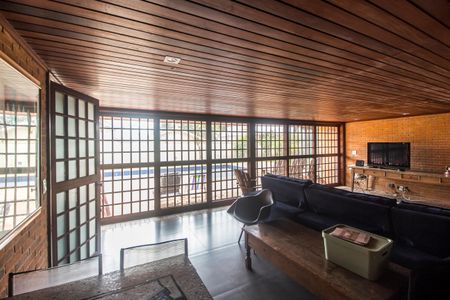 Casa à venda com 480m², 4 quartos e 4 vagasSala de TV