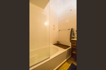 Casa à venda com 480m², 4 quartos e 4 vagasBanheiro da Suíte 2