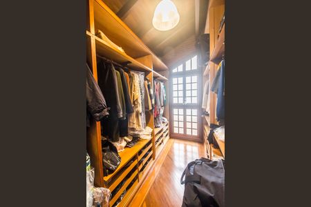 Casa à venda com 480m², 4 quartos e 4 vagasCloset da suíte 1