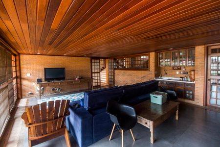 Casa à venda com 480m², 4 quartos e 4 vagasSala de TV