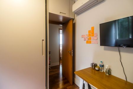 Apartamento à venda com 122m², 3 quartos e 2 vagasQuarto 