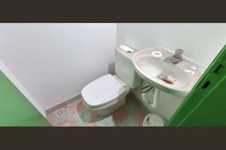 Casa à venda com 308m², 4 quartos e 4 vagasLavabo da Sala de tv