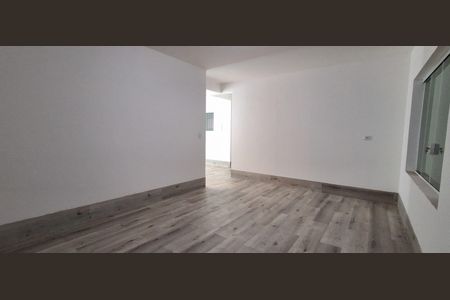 Casa à venda com 308m², 4 quartos e 4 vagasSala