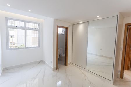 Apartamento para alugar com 90m², 3 quartos e 1 vaga Apartamento para alugar com 90m², 3 quartos e 1 vagaSuíte 2