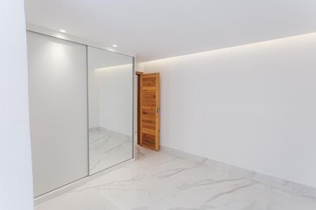 Apartamento para alugar com 90m², 3 quartos e 1 vaga Apartamento para alugar com 90m², 3 quartos e 1 vagaSuíte 2