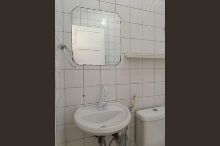 Casa à venda com 248m², 3 quartos e 2 vagas Casa à venda com 248m², 3 quartos e 2 vagasEdícula /Banheiro