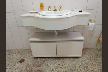 Casa à venda com 248m², 3 quartos e 2 vagas Casa à venda com 248m², 3 quartos e 2 vagasBanheiro da Suíte