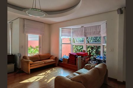 Casa à venda com 248m², 3 quartos e 2 vagas Casa à venda com 248m², 3 quartos e 2 vagasSala