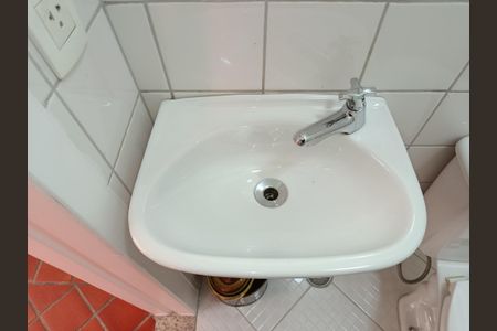 Casa à venda com 248m², 3 quartos e 2 vagas Casa à venda com 248m², 3 quartos e 2 vagasBanheiro