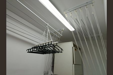 Casa à venda com 248m², 3 quartos e 2 vagas Casa à venda com 248m², 3 quartos e 2 vagasÁrea de Serviço