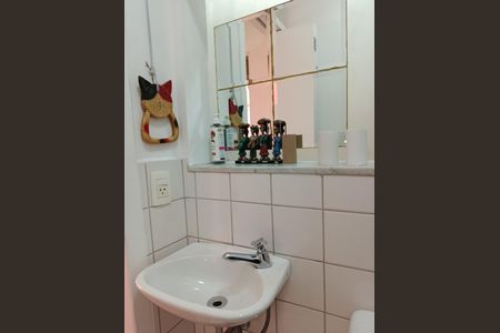 Casa à venda com 248m², 3 quartos e 2 vagas Casa à venda com 248m², 3 quartos e 2 vagasBanheiro