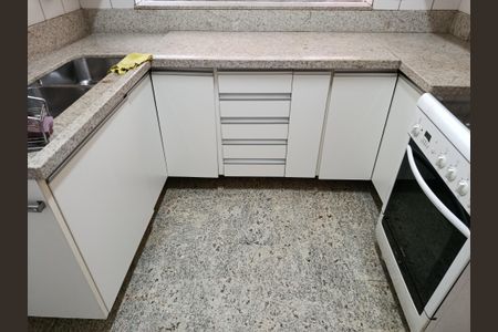 Casa à venda com 248m², 3 quartos e 2 vagas Casa à venda com 248m², 3 quartos e 2 vagasCozinha