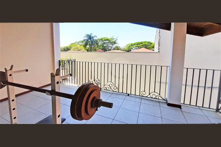 Casa à venda com 230m², 4 quartos e 10 vagas