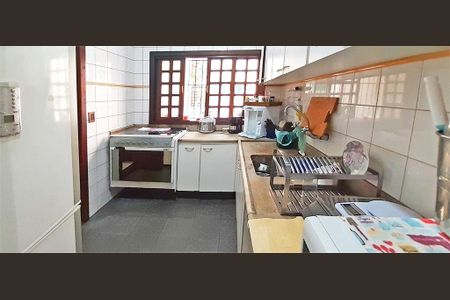 Casa à venda com 230m², 4 quartos e 10 vagas