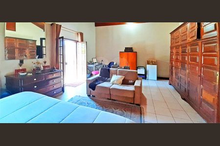 Casa à venda com 230m², 4 quartos e 10 vagas