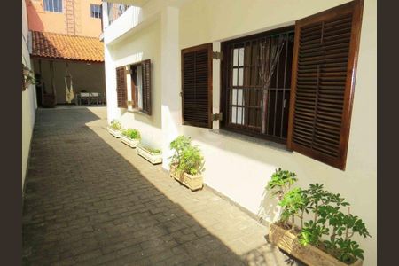 Casa à venda com 230m², 4 quartos e 10 vagas