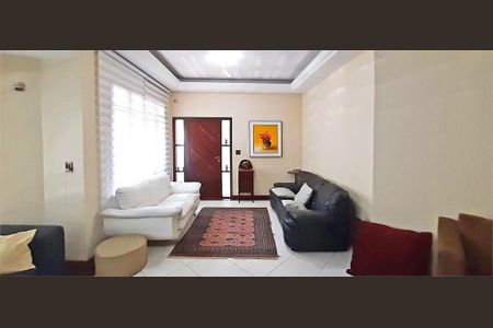 Casa à venda com 230m², 4 quartos e 10 vagas