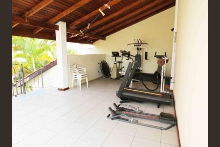 Casa à venda com 230m², 4 quartos e 10 vagas
