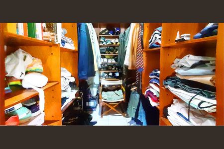 Casa à venda com 230m², 4 quartos e 10 vagas