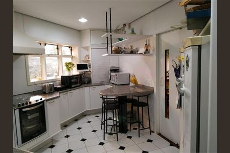 Casa à venda com 279m², 3 quartos e 3 vagas