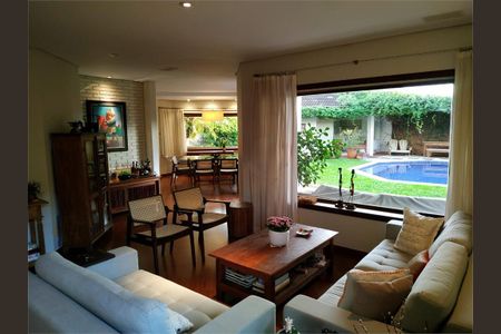 Casa à venda com 279m², 3 quartos e 3 vagas