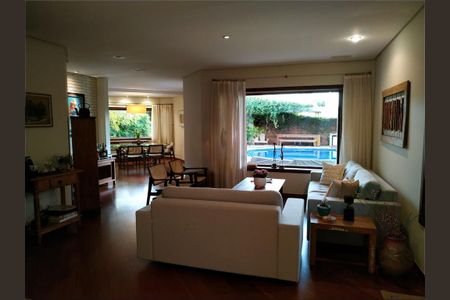 Casa à venda com 279m², 3 quartos e 3 vagas