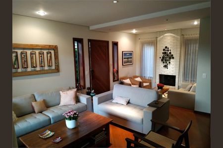 Casa à venda com 279m², 3 quartos e 3 vagas