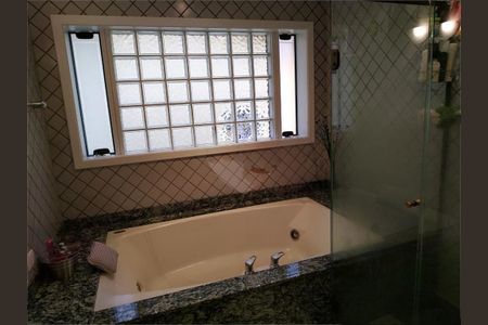 Casa à venda com 279m², 3 quartos e 3 vagas