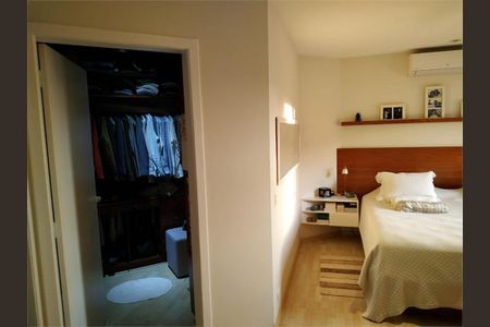 Casa à venda com 279m², 3 quartos e 3 vagas