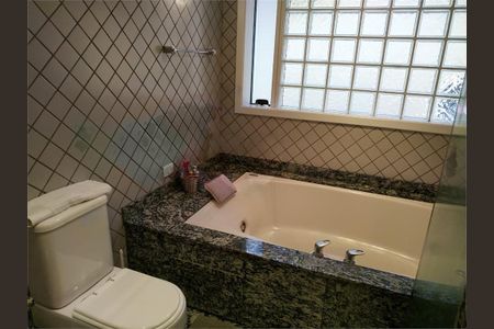 Casa à venda com 279m², 3 quartos e 3 vagas