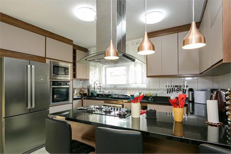 Casa à venda com 315m², 4 quartos e 5 vagas