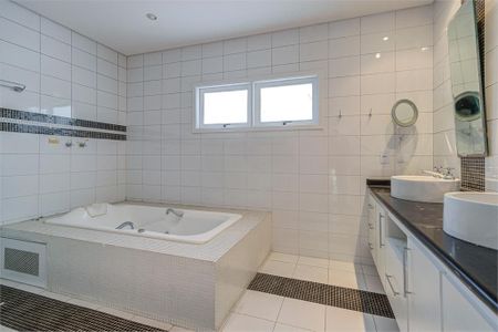 Casa à venda com 464m², 4 quartos e 4 vagas