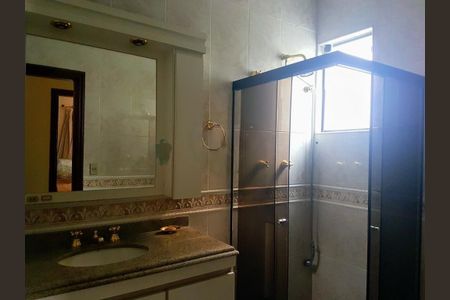 Casa à venda com 198m², 3 quartos e 4 vagas