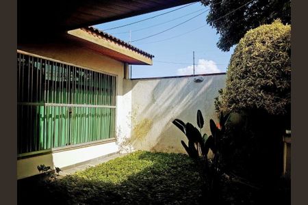 Casa à venda com 198m², 3 quartos e 4 vagas