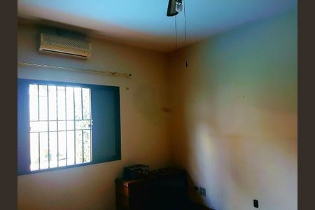 Casa à venda com 198m², 3 quartos e 4 vagas