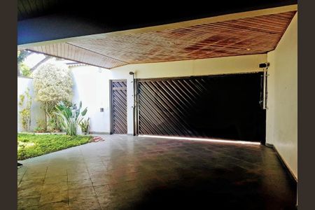 Casa à venda com 198m², 3 quartos e 4 vagas