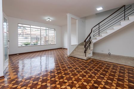Casa à venda com 150m², 3 quartos e 3 vagas Casa à venda com 150m², 3 quartos e 3 vagasSala